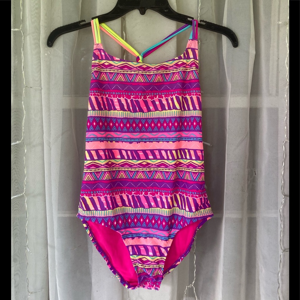 Girls graphic one-piece swimsuit